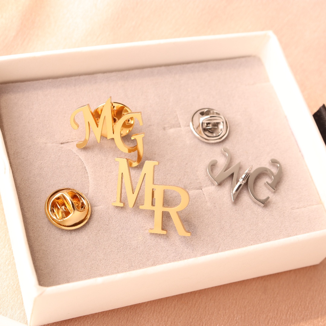 Custom Initials Brooch For Gro - огляд і ціна Tuxedo Lapel Pin